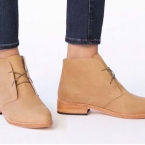 Nisolo Isa women’s chukka boots tan nubuck leather size 10 lace up shoes
